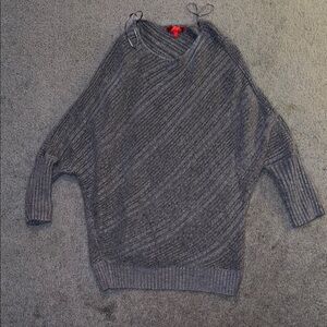 Jennifer Lopez dolman sweater